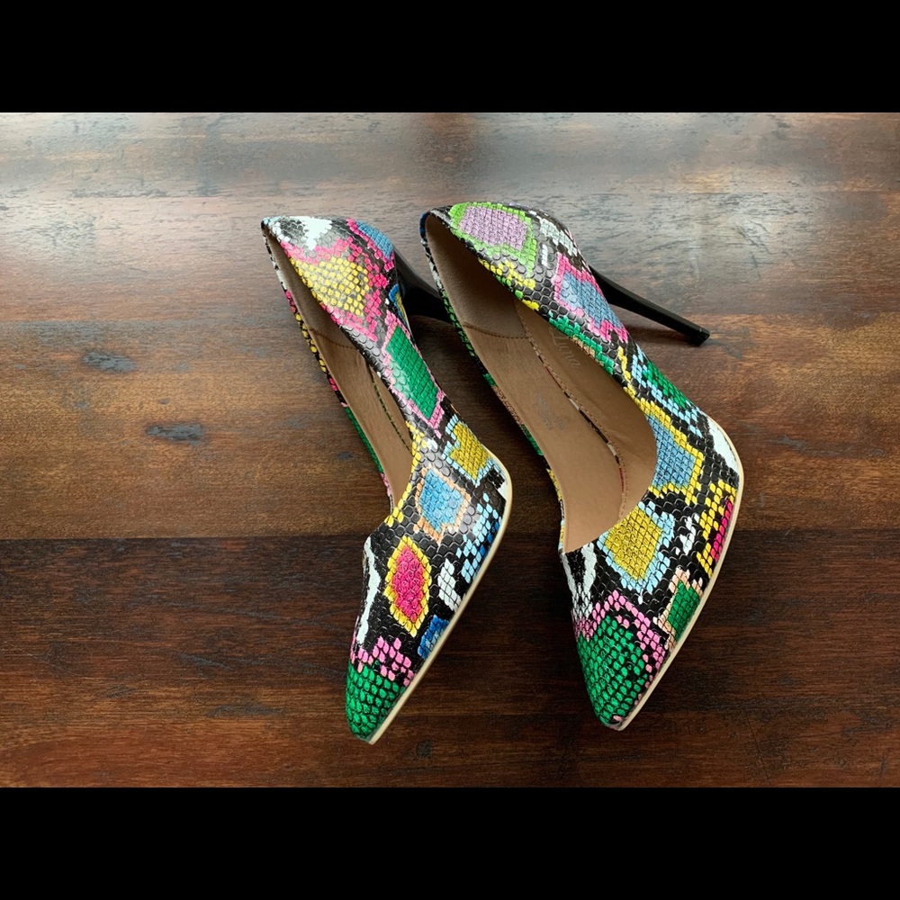 🔥Host Pick🔥The “Multi Color” Snake Heels - Picture 2 of 4